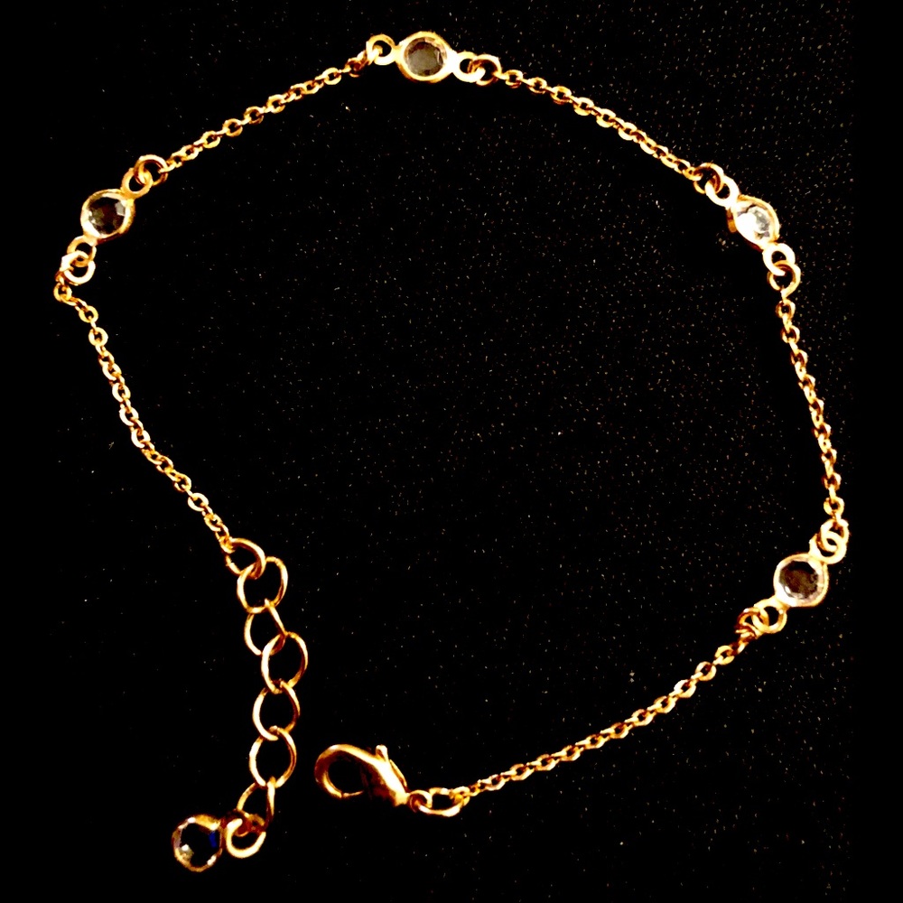 Delicate gold tone chain bracelet with small crystal rhinestones - Picture 6 of 6